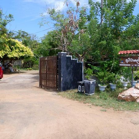 Attale Resort Tissamaharama Ngoại thất bức ảnh